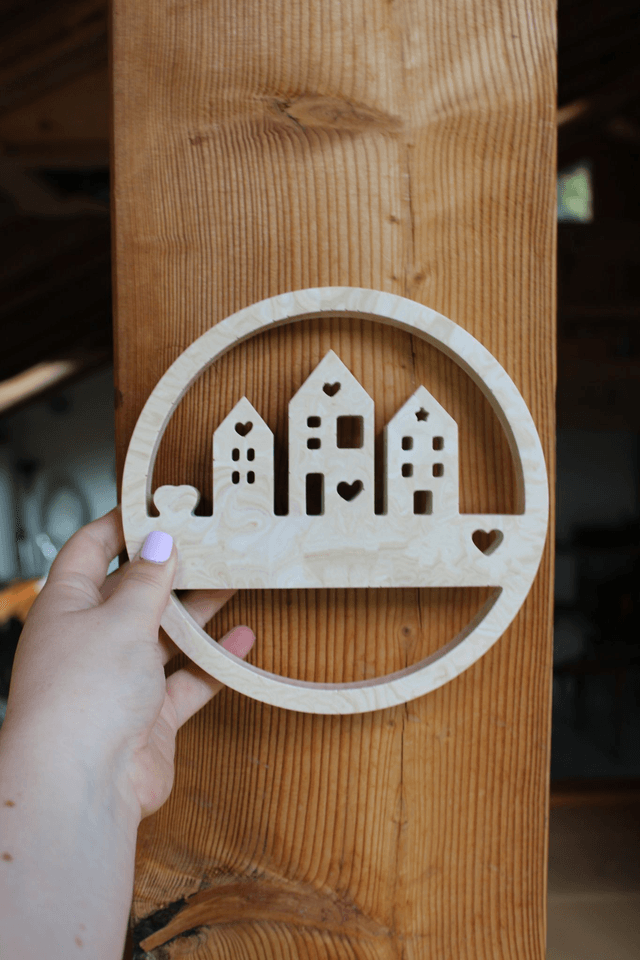 Maison à suspendre beige 