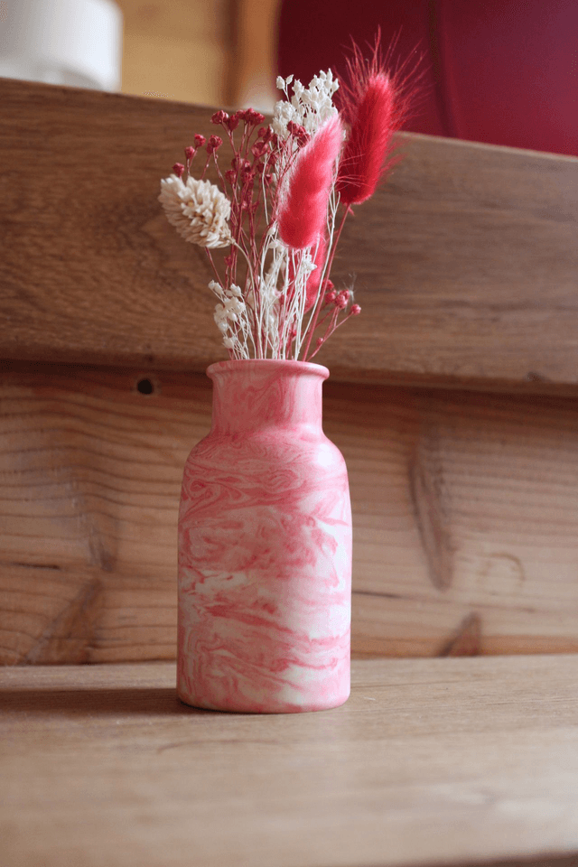 Vase marbré rose